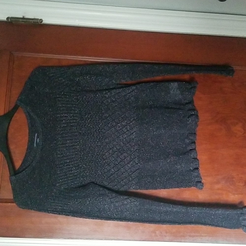 American Eagle light sparkly sweater